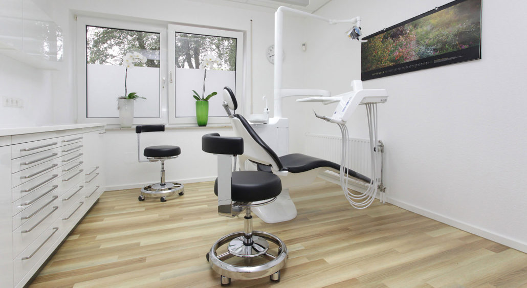 Behandlungseinheit mit ergonomischem Design